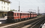 Für die Mitarbeiter des AW München Neuaubing wurde diese 485-Einheit als Dienst-Personenzug gefahren, der aus dem 485 023 und Beiwagen 885 615 gebildet wurde. (06.1973) <i>Foto: Prof. Dr. Willi Hager</i>