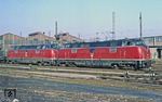 Die beiden roten 221 125 und 221 107 im Anschluss Krupp in Bochum Gbf. (31.01.1981) <i>Foto: Joachim Bügel</i>