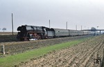 Mit dem D 370 "Pannonia-Express" (Sofia - Berlin) ist 01 1511 bei Böhla unterwegs. (10.03.1977) <i>Foto: Peter Schiffer</i>