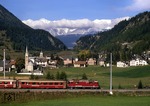 Lok 616 "Filisur" der Rhätischen Bahn vor dem Postkartenpanorama von Bergün an der Albulalinie Chur - St. Moritz. (28.09.1993) <i>Foto: Joachim Bügel</i>