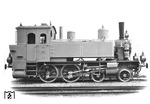 Die bayr. Pt 2/4 N war eine Lokomotive der Königlich Bayerischen Staatsbahn. Sie wurde zu Vergleichszwecken parallel zur bayr. Pt 2/3 entwickelt. Statt der festen Laufachse erhielt sie ein Drehgestell. Diese Änderung brachte jedoch keine Vorteile, so dass man sich für den Bau der kostengünstigeren Pt 2/3 entschied. Die beiden Fahrzeuge (im Bild die spätere 72 102) wurden zwar von der Reichsbahn übernommen, aber bereits 1926 ausgemustert. (1909) <i>Foto: Werkfoto, Slg. J. Glöckner</i>