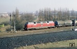 221 109 passiert mit Ng 63594 die Einfahrsignale von Gelsenkirchen Hugo. (27.02.1981) <i>Foto: Wolfgang Bügel</i>