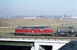 221 109 mit Ng 63594 auf der Emscherbrücke in Gelsenkirchen Hugo.  (27.02.1981) <i>Foto: Wolfgang Bügel</i>