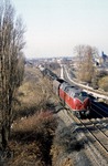 221 109 fährt mit Ng 63595 aus dem Güterbahnhof Gelsenkirchen Hugo. (27.02.1981) <i>Foto: Wolfgang Bügel</i>