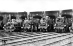 Lokparade im Bw Leipzig Hbf West mit zeitgenössischer Beflaggung an den Lokomotiven   89 7278, 74 875, 38 2567 und 38 2934 (von links nach rechts). (01.05.1933) <i>Foto: Werner Hubert</i>