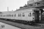 Steuerwagen mit Gepäckabteil BPw4nf Nr. "96219 Han" in Bielefeld Hbf. (11.1962) <i>Foto: Reinhard Todt</i>