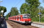 420 422 als Verstärkungszug S 31164 (Düsseldorf-Wehrhahn - Solingen Hbf) auf der Linie S 1 im Haltepunkt Solingen-Vogelpark. (10.07.2015) <i>Foto: Joachim Bügel</i>