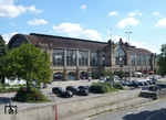 Der Bahnhof Hamburg-Dammtor wurde 1903 nach Plänen des Architekten Ernst Moeller errichtet. Die Halle im Jugendstil ist 112 m lang, 25 m breit und 23,5 m hoch. Das Gebäude steht heute unter Denkmalschutz und wurde zwischen 1999 und 2002 nach Vorgaben des Architekten Stefan Rimpf aufwändig restauriert. (30.08.2008) <i>Foto: Benno Wiesmüller</i>