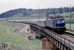 118 048 mit D 283 (Hamburg - München) auf der Altmühlbrücke bei Pappenheim. (04.05.1978) <i>Foto: Peter Schiffer</i>