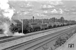 93 897 verlässt mit einem Kesselwagenzug aus der Erdöl-Raffinerie Emsland den Bahnhof Holthausen/Ems in Richtung Rheine. (1960) <i>Foto: Quebe</i>