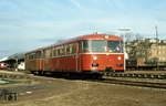 Ein 795 mit Beiwagen 995 verlässt als Nt 3126 den Bahnhof Holzminden. (01.02.1974) <i>Foto: Prof. Dr. Willi Hager</i>