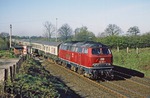 Mit dem "Paris-Skandinavien-Express" D 235 (Paris Nord - Kobenhavn) ist 218 196 bei Rümpel (Bad Oldesloe) unterwegs. (18.04.1981) <i>Foto: Joachim Bügel</i>