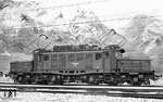 Die fabrikneue E 94 006 präsentiert sich in Völs bei Innsbruck dem Fotografen. Die seit dem 03.09.1940 in Innsbruck stationierte Lok blieb auch nach 1945 in Österreich und war dort als 1020.23 noch bis 1994 unterwegs. (09.1940) <i>Foto: DLA Darmstadt (Maey)</i>