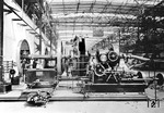 Achsenschleifmaschine der Fa. Friedrich Schmaltz aus Offenbach im RAW Bremen-Sewaldsbrück.  (1934) <i>Foto: RVM</i>