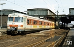 Wer hätte damals gedacht, dass 40 Jahre später solche Züge immer noch in Düsseldorf unterwegs sind? Der damals neue 420 140 auf der Linie S 6 nach Langenfeld in Düsseldorf Hbf. Die Durchbindung der S 6 nach Köln geschah erst 1991. (17.03.1974) <i>Foto: Prof. Dr. Willi Hager</i>