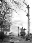 Ausfahrt der 57 1467, vom Bw Stettin Hgbf zum Bw Belopolje (Ukraine) abgegeben, auf einem unbekannten Bahnhof an der Strecke Kiew - Kursk. (1943) <i>Foto: RVM (Steiner)</i>