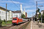 101 036 schiebt den IC 2024 nach Hamburg-Altona durch Wuppertal-Barmen. (05.08.2015) <i>Foto: Wolfgang Bügel</i>