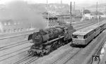 044 594 war aus Betzdorf nach Dillenburg gekommen und rückt nunmehr ins Bw ein. (29.04.1972) <i>Foto: Johannes Glöckner</i>