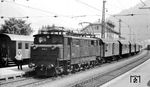 ÖBB 1670.21 mit einem Personenzug nach Langen am Arlberg im Bahnhof Landeck. (12.08.1972) <i>Foto: Johannes Glöckner</i>