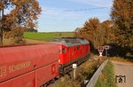 232 254 passiert mit GM 47751 nach Flandersbach den Bahnübergang in km 11,02. (03.11.2015) <i>Foto: Joachim Bügel</i>
