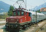 Eine der Stammloks auf der Strecke Murnau - Oberammergau war 169 003 (ex E 69 03, ex LAG 3), die von 1912 bis 1982 hier Dienst tat und im Bahnhof Ommerammergau auf die Rückfahrt nach Murnau wartet. (23.04.1981) <i>Foto: Wolfgang Bügel</i>