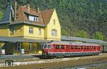 517 001 macht als N 5687 auf dem Weg nach Wiesbaden Station in Bad Schwalbach. (24.04.1981) <i>Foto: Joachim Bügel</i>