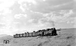 Lok 42 und 41 der Thessalischen Eisenbahnen vor einem GmP auf dem Mehrspurgleis bei Velestinon. (21.08.1972) <i>Foto: Johannes Glöckner</i>