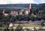 Eine unbekannte 23er passiert vor E 1925 (Heilbronn - Frankfurt) die Kulisse des Schlosses Zwingenberg am Neckar.  (04.07.1972) <i>Foto: Peter Schiffer</i>