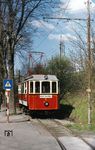 Als Ersatz für einen ausgefallenen neuen Wagen war dieser Oldtimer der Straßenbahn Gmunden, ursprünglich "Elektrische Lokalbahn Gmunden" (ELBG), unterwegs. (04.05.1979) <i>Foto: Peter Schiffer</i>