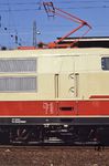 Detailaufnahme der frisch abgelieferten 103 242 mit dem Einholm-Stromabnehmer der Bauart SBS65 (=Siemens Bahn-Stromabnehmer, Entwicklungsjahr 1965). (19.04.1974) <i>Foto: Prof. Dr. Willi Hager</i>