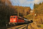 151 160 mit XP 48530 (Dingolfing - Kinkempois) am Schwarzkopftunnel bei Heigenbrücken. Von hier braucht der Zug auf den 5 km bis Laufach nur gute Bremsen. (26.11.2015) <i>Foto: Joachim Bügel</i>