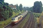 Diesmal kein IC, sondern der D 780 (Berchtesgaden – Hamburg) mit 103 117 bei Hünfeld. (08.08.1981) <i>Foto: Joachim Bügel</i>