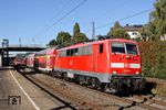 Auch der allseits beliebte Doppelstockzug der Regionalexpress-Linie 7 wird durch Triebwagen von NationalExpress ersetzt. Hier fährt 111 074 mit RE 26112 nach Rheine durch Wuppertal-Sonnborn. (02.10.2015) <i>Foto: Wolfgang Bügel</i>
