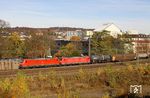 Diesmal nicht der allseits bekannte EZ 51170 in Doppeltraktion, sondern EZ 51100 nach Gremberg mit 185 186 und 185 009 in Wuppertal-Barmen. (02.11.2015) <i>Foto: Wolfgang Bügel</i>