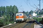 111 141 fährt mit N 6566 nach Betzdorf aus dem Bahnhof Kirchen/Sieg. (06.09.1981) <i>Foto: Wolfgang Bügel</i>