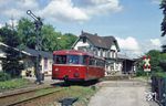 795 445 auf der Burgholzbahn in Wuppertal-Küllenhahn. Wegen Bauarbeiten blieb er das Wochenende am 16./17. Mai 1981 zwischen Burgholz und Cronenberg eingeschlossen und bediente das Reststück. (17.05.1981) <i>Foto: Wolfgang Bügel</i>