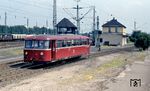 795 445 im Rangierbahnhof Köln-Nippes am Stw "Rt 3" auf Personalfahrt. Heute entsteht hier das modernste ICE-Werk der Deutschen Bahn. (23.06.1981) <i>Foto: Peter Schiffer</i>