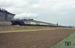 Wieder einmal der Bedarfsgüterzug Gag 57422 von Langelsheim über Kreiensen - Ottbergen - Altenbeken nach Gladbeck-West, diesmal mit 044 209 bei Amelunxen-West. (10.01.1975) <i>Foto: Prof. Dr. Willi Hager</i>