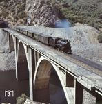 Ein Personenzug auf der meterspurigen Kohlebahn Ponferrada - Villablino nahe Pradilla. (06.09.1972) <i>Foto: Johannes Glöckner</i>