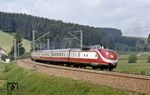 Als Dt 13304 dieselt ein 601 bei St. Georgen im Schwarzwald vorbei. (28.06.1984) <i>Foto: Peter Schiffer</i>