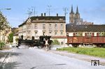 99 1608 rumpelt mit einem Rollwagen-Güterzug durch Oschatz. (11.05.1983) <i>Foto: Peter Schiffer</i>