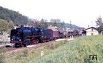 50 1002 mit einem Güterzug von Döbeln nach Nossen bei Niederstriegis. (10.05.1983) <i>Foto: Peter Schiffer</i>