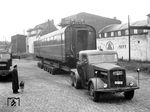 Transport des ET 32 022 vom Bahnhof Essen-Rüttenscheid zur Ausstellung in der Gruga. (07.09.1951) <i>Foto: Willi Marotz</i>