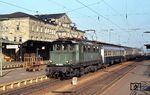 145 168 (mit elektrischer Bremse) mit einem Nahverkehrszug in Bamberg. (23.09.1983) <i>Foto: Peter Schiffer</i>