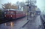 Kurz vor der Stilllegung der Strecke am 28.12.1984 steht 515 587 bei passendem Wetter als Nt nach Alsdorf - Stolberg in Herzogenrath bereit. (15.11.1984) <i>Foto: Peter Schiffer</i>