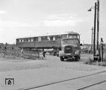 Transport des ETA 150 533 zur Ausstellung "Straße und Schiene" in die Essener Gruga. (06.1960) <i>Foto: Willi Marotz</i>