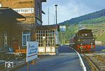 Ein unverhoffter Kreuzungshalt im Bahnhof Unterloquitz ermöglichte noch ein Abschiedsfoto von 95 1027 mit 119 015 im Schlepp. (14.06.1982) <i>Foto: Wolfgang Bügel</i>