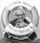 Walter Hollnagel wusste sich auch selbst auf die Schippe zu nehmen und so entstand dieses Selbstporträts auf der "Theodor Heuss" auf der Fahrt von Großenbrode nach Gedser. (1961) <i>Foto: Johanna Hollnagel</i>