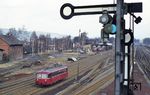 Ein einzeln fahrender 795 auf Rangierfahrt vom Bahnhof zum Bw Holzminden. (26.01.1975) <i>Foto: Prof. Dr. Willi Hager</i>