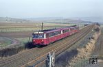 Eine vierteilige Schienenbuseinheit als Nt 5926 in Lenne nahe Stadtoldendorf. (07.02.1975) <i>Foto: Prof. Dr. Willi Hager</i>
